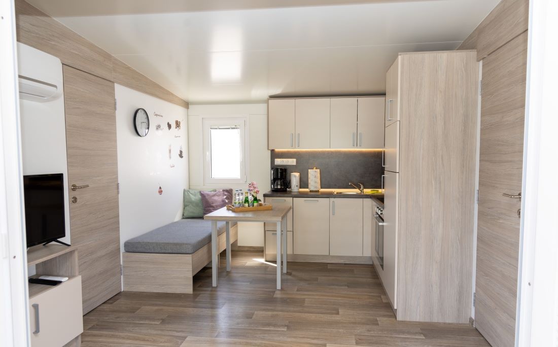 Wohnküche mit Esstisch